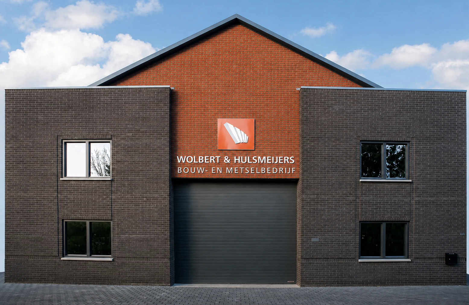 Het pand van Wolbert & Hulsmeijers Bouw- en Metselbedrijf in Denekamp